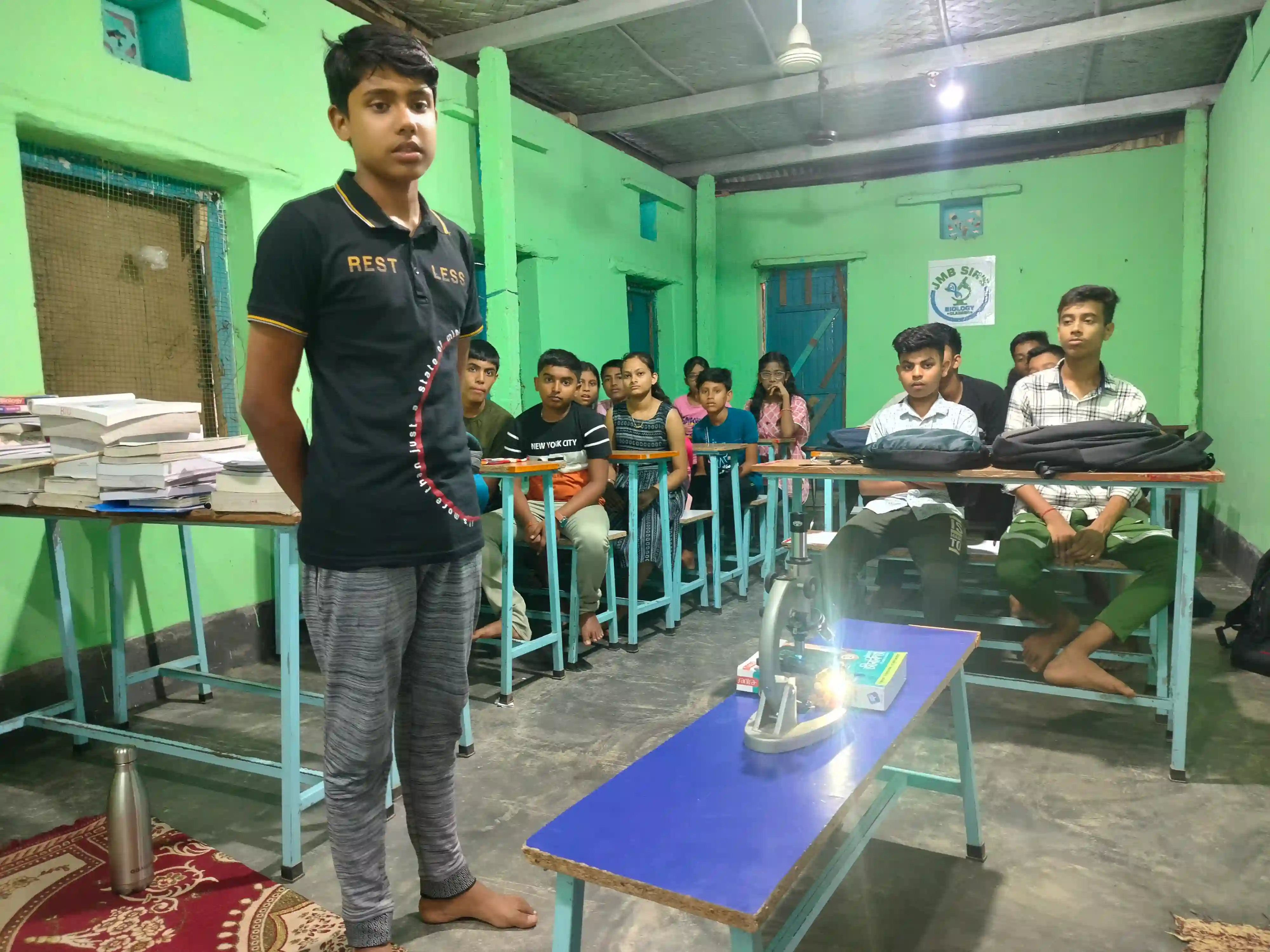 deep-complex-biology-class-image